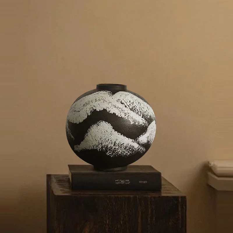 Medieval wabi-sabi black ceramic jar vase Japanese art zen flower ornament