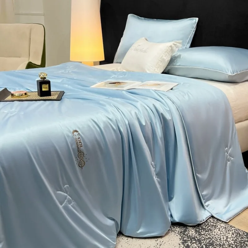 

Cold and cold summer thin student dormitory single quilt summer machine washable quilt single piece, no pillowcase