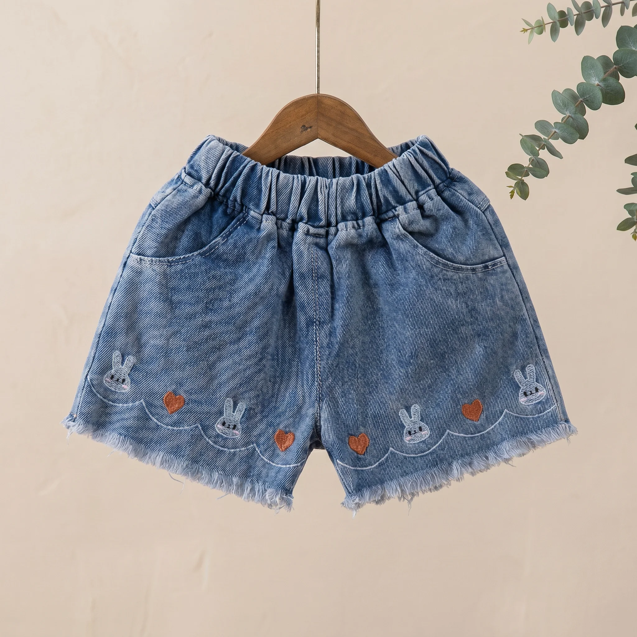 2026 Summer 2-7Y Girls Floral Denim Childrens Shorts Bunny Print Elastic Waist Trousers Casual Korean Style Kids Short Jeans