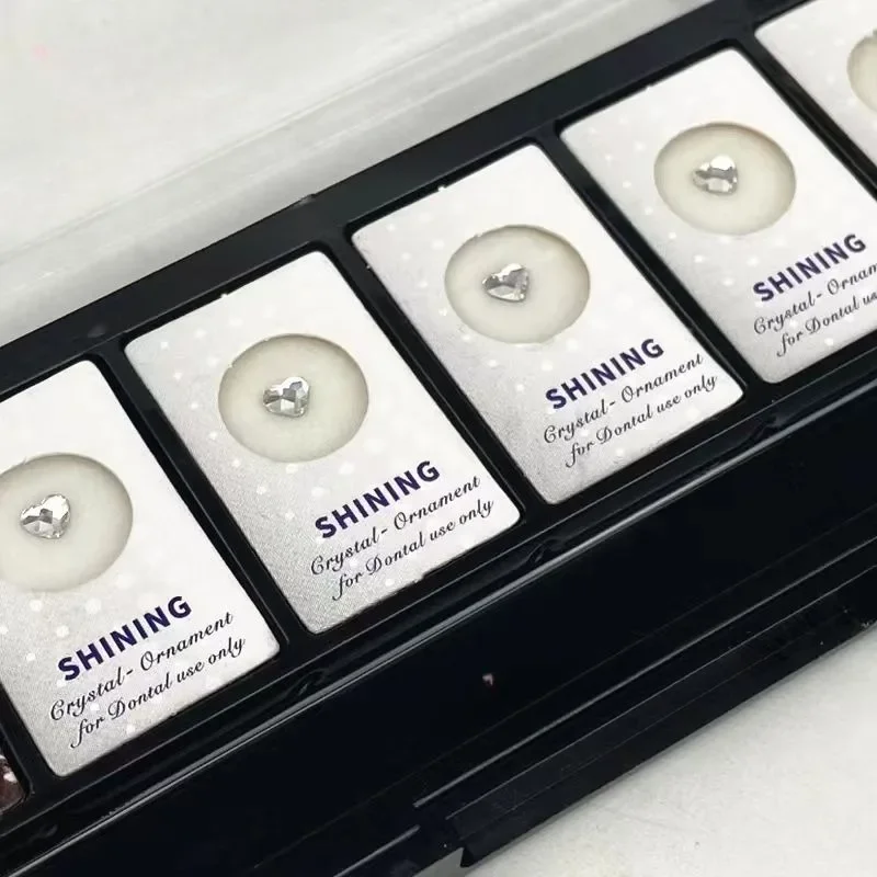 Dental Diamond Shiny Beauty Veneer Dental Diamond Oral Gem Crystal Diamond Transparent Beautiful Shiny Hygiene Dentistry Sparkle