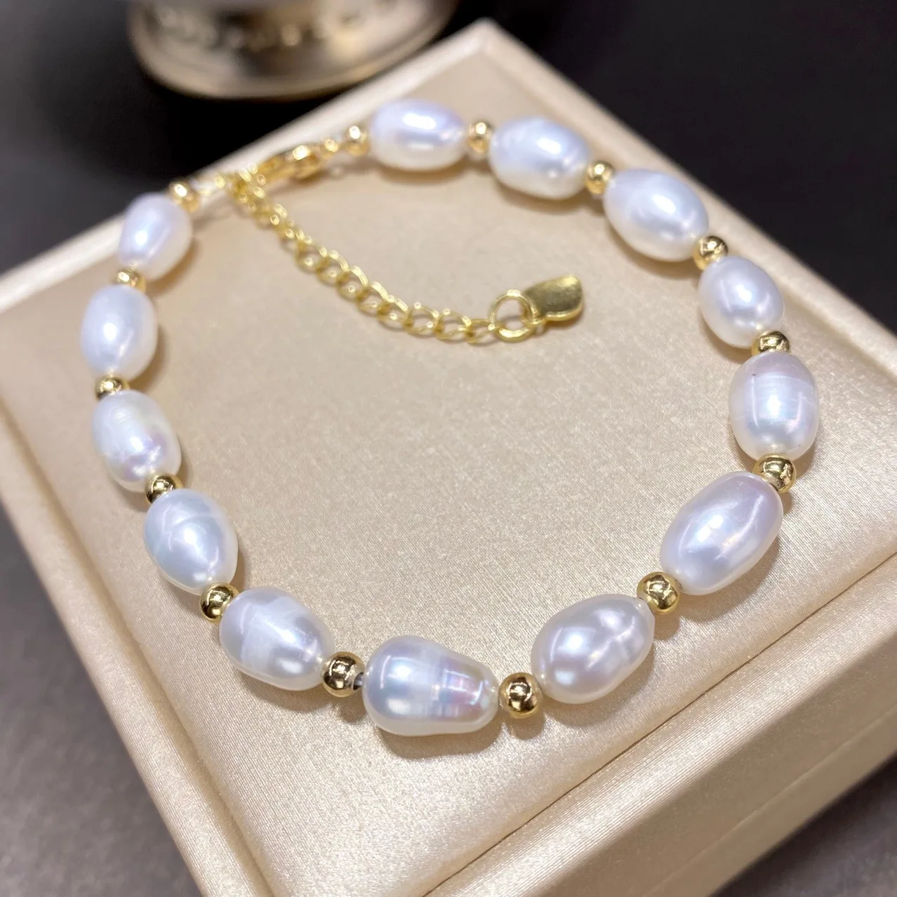 

Fashion Natural 6-7mm Freshwater Pearl Jade Rabbit Bracelet Rice Pearl Bracelet Christmas Gift Girl