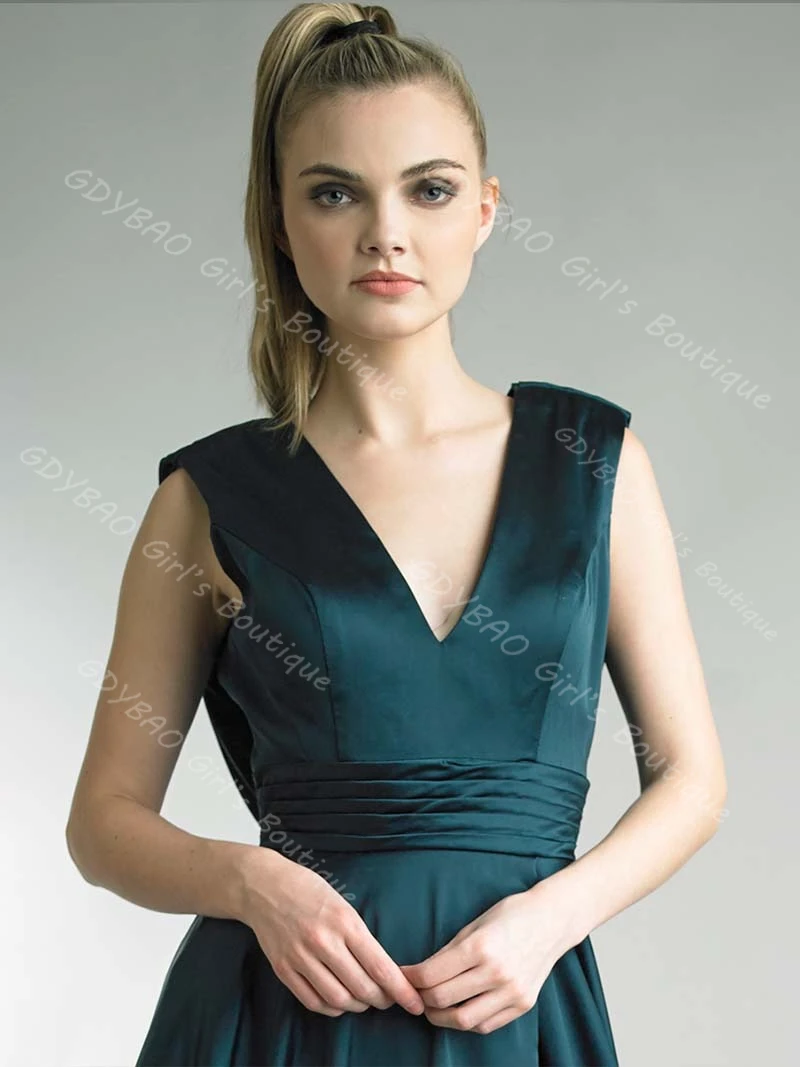 ชุดราตรีผ้าซาตินจับจีบหรูหราสำหรับผู้หญิง คอวีคู่ ผ้าคลุมหลัง ชุดออกงานพร้อมชายกระโปรงผ่าแบบแปรง สามารถสั่งตัดได้