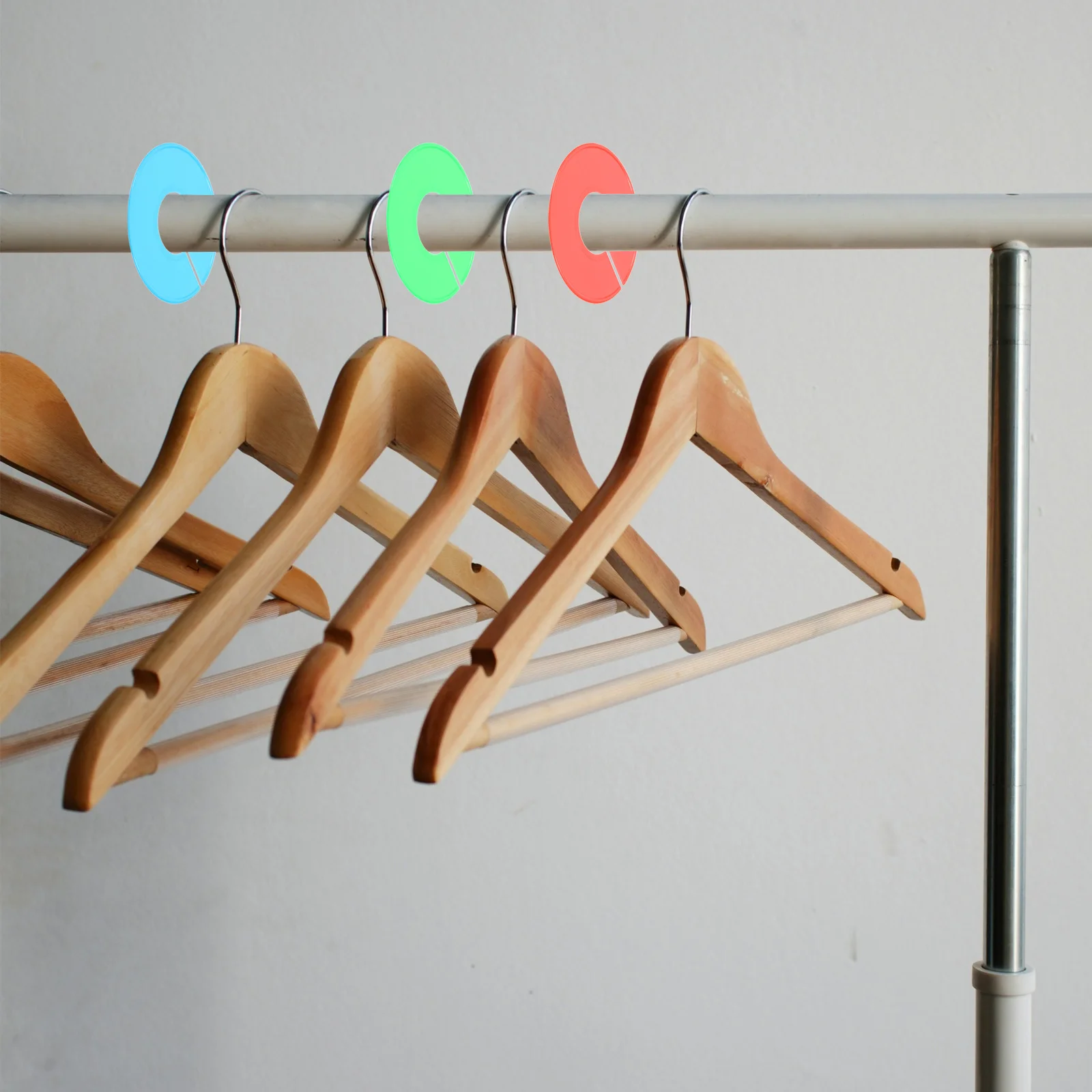 

18 Pcs Clothes Size Dividers Round Separators for Clothing Racks Market Dispaly