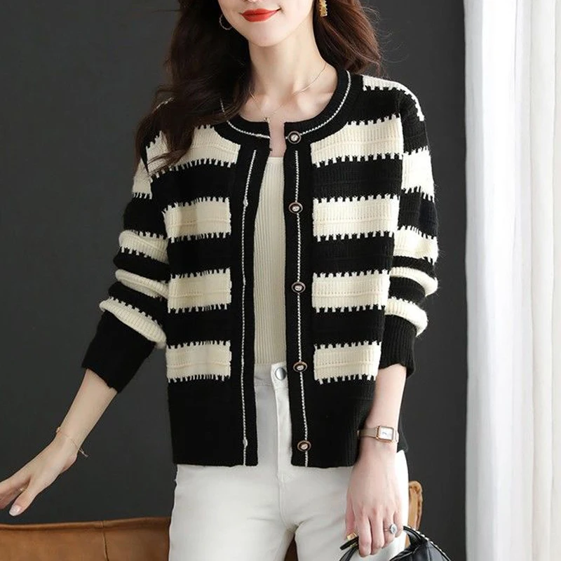 Women\'s Korean Fashion Elegant Chic Striped Single Breasted Knitted Cardigan Autumn Winter O Neck Long Sleeve Slim Sweater Coat