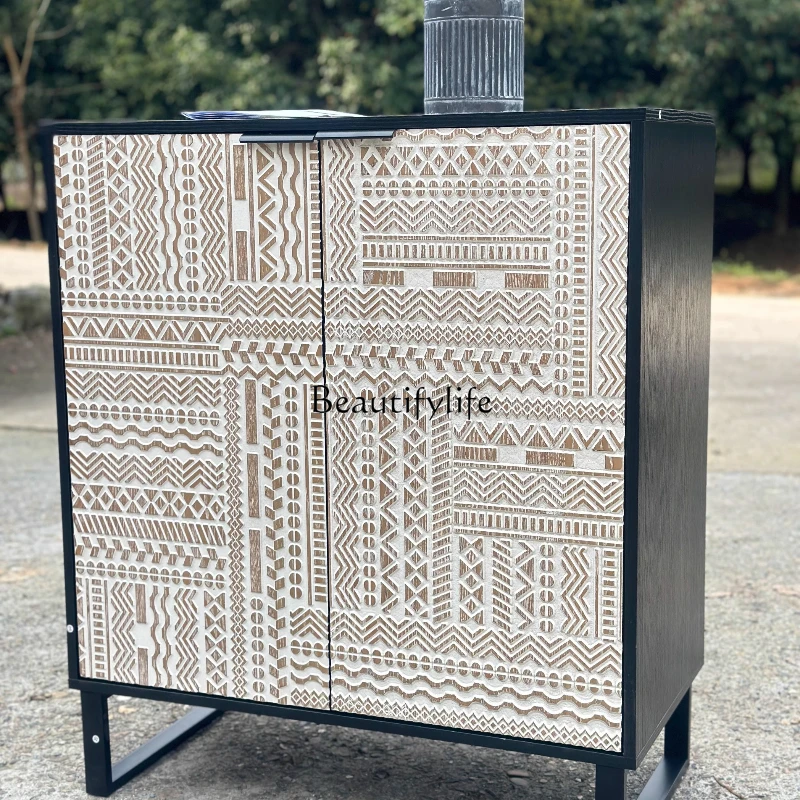 

Retro engraving craft cabinet Antique furniture Wine cabinet Edge cabinet