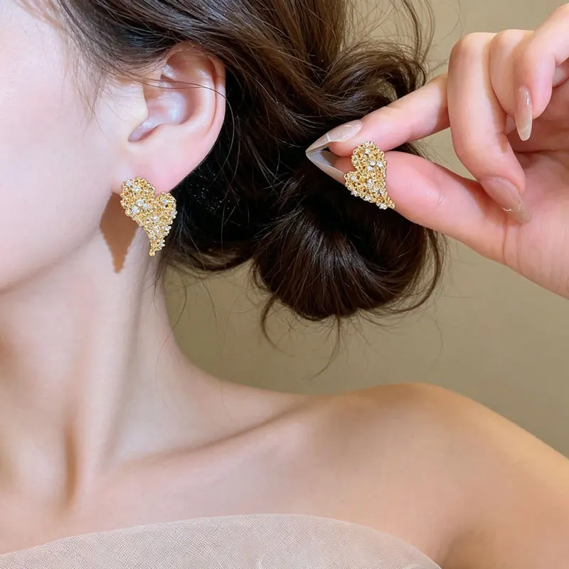 New zircon love earrings, light luxury and senior sense earrings, delicate and versatile fashion earrings