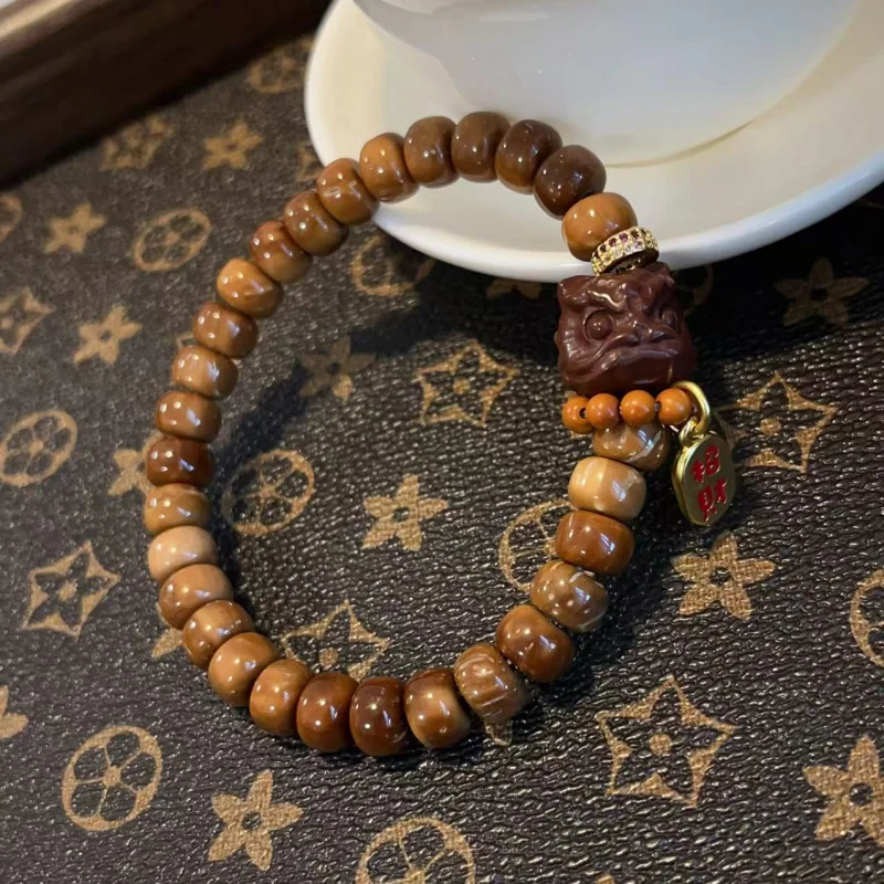 

Single Ring With Xingshi Olive Nut And Other Accessories Bracelet