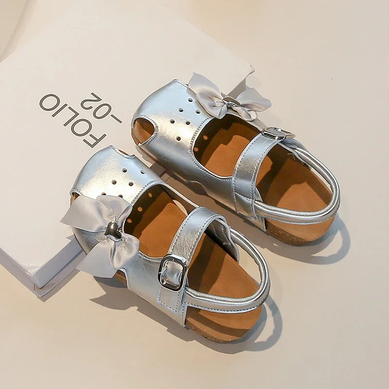 

2025 Children Sandals for Girls Summer New Fashion Korean Style Soft Bottom Anti-slippery Versatile Chic Cut-outs Beach Shoes