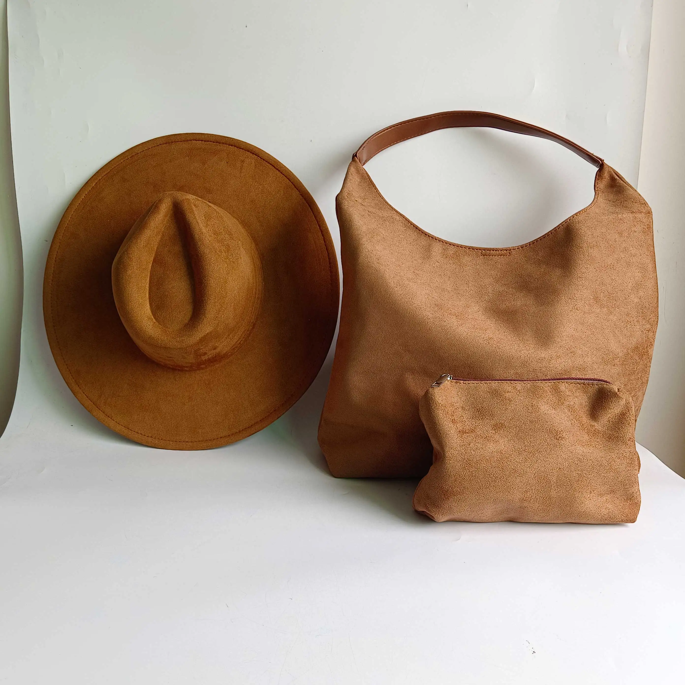 Set aus veganem Wildleder, Hut und Tasche, 9,5 cm Krempe, herzförmiger Jazzhut, Unisex-Panamahut, Damenhut mit breiter Krempe, Sombrero – Detail 7