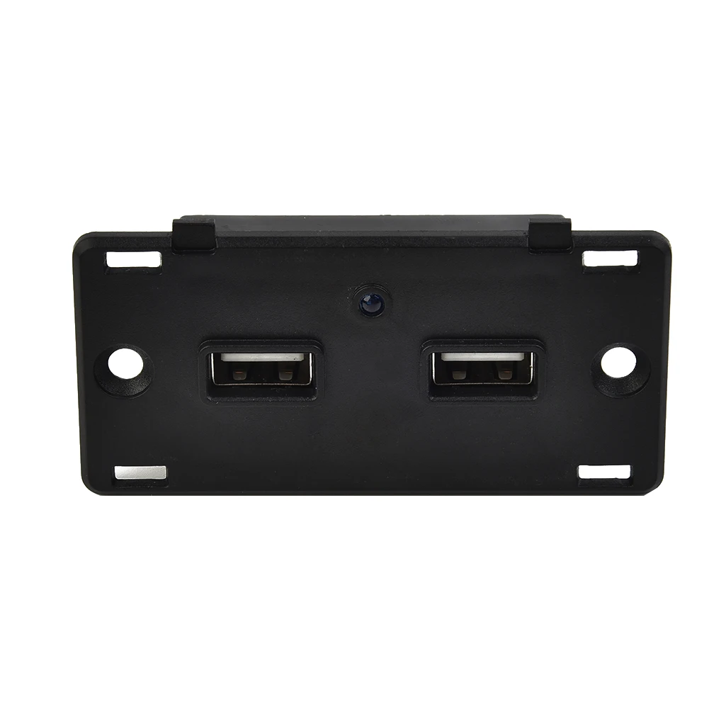 Presa di ingresso per caricabatteria da auto con doppia porta USB 1 * con funzione di indicazione 12V-24V nero UCC-318-2U 3.1A accessori per auto