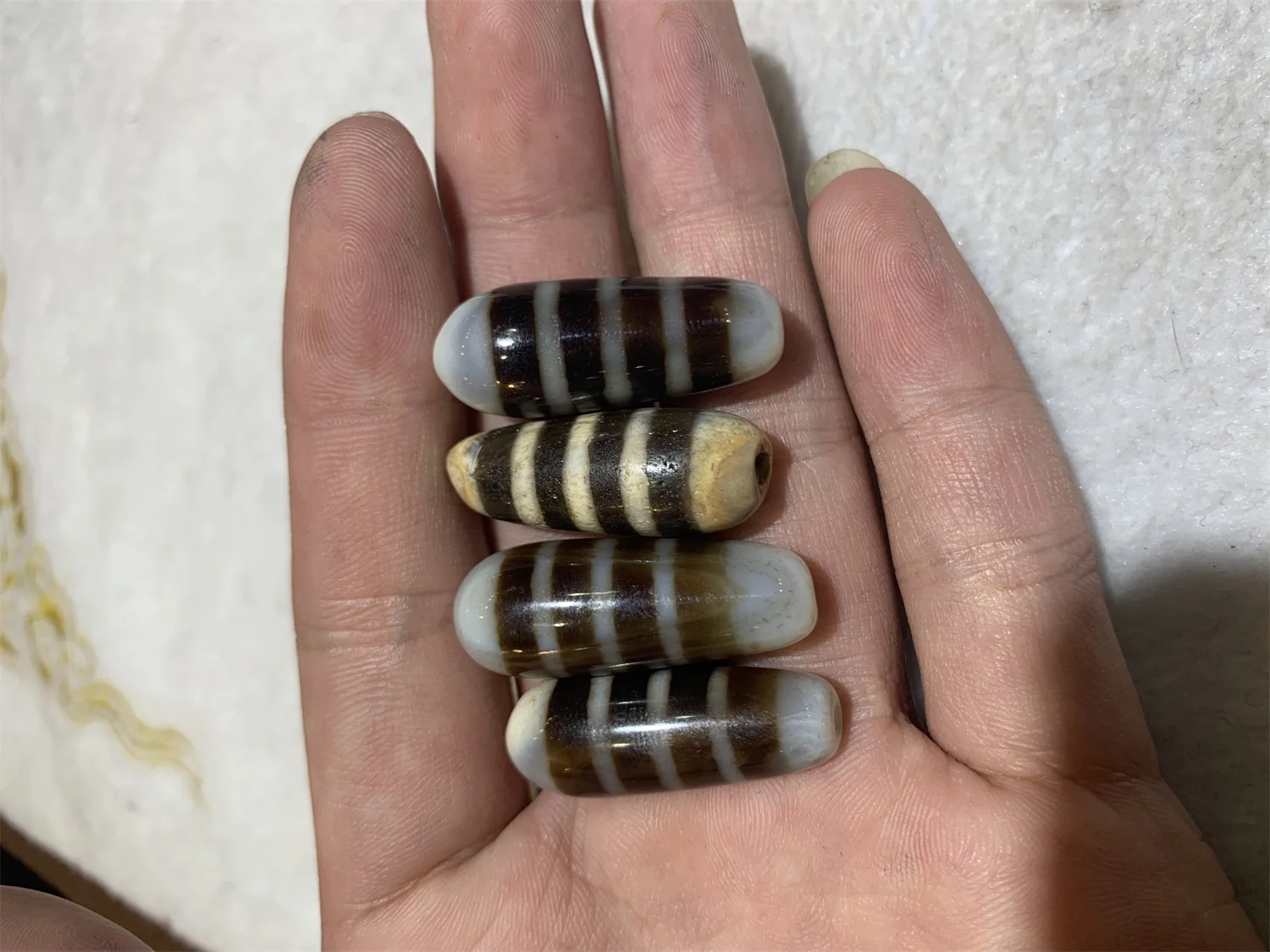 

150pcs/lot natural old agate dzi wholesale Brownish-white Thread beads Weathering lines DIY pendants Ethnic style Accessories