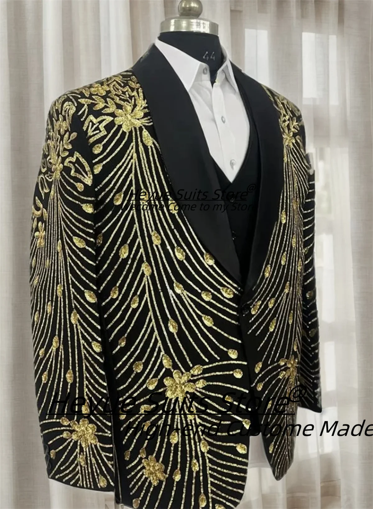 Luxuly Black Embroidered Groom Tuxedo Shiny Diamond Shawl Lapel Groom Wedding Tuxedos 3Pieces Sets Male Prom Blazers Ropa Hombre