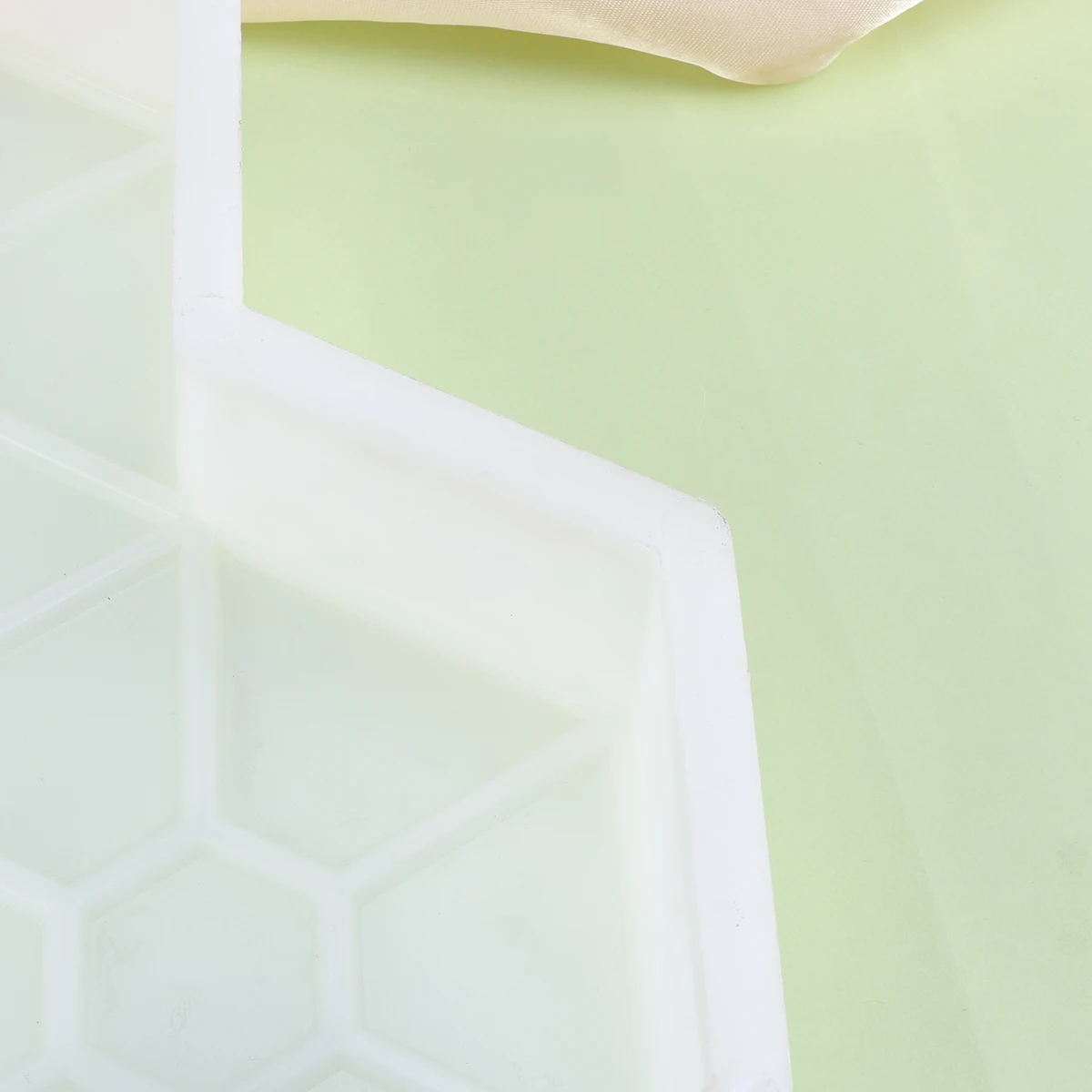 

DIY Maple Leaf Path Mold Sturdy Cement Brick Form Reusable for Paving Patios Courtyards Walkways Landscape Design