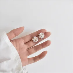 White Flower Pearl Earrings for women Simple Small Korean Stud Earrings Zinc Alloy Cute Brincos Wedding Party Fashion Jewelry