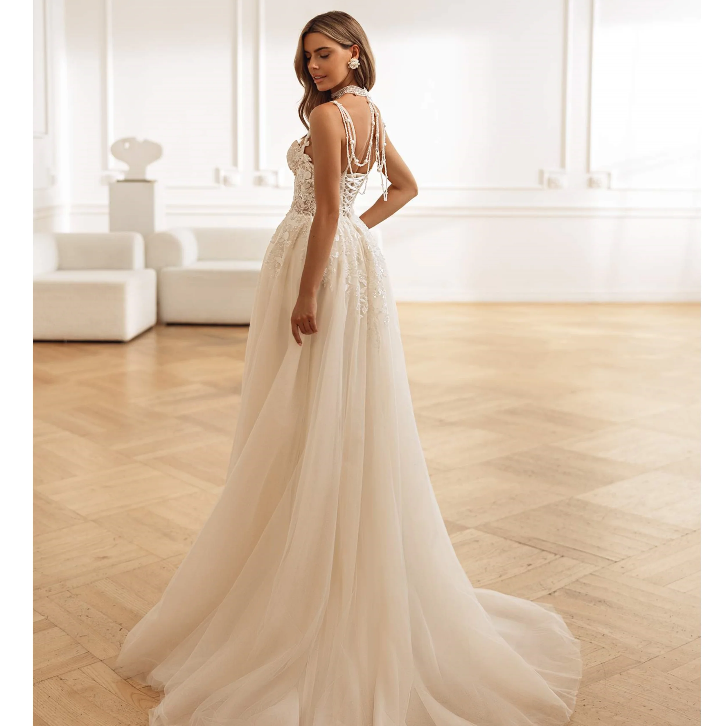 

New A Line Women Wedding Dresses Elegant Luxury Lace Appliques High Low Vestidos de Novia Backless Sleeveless Robes de Soriee