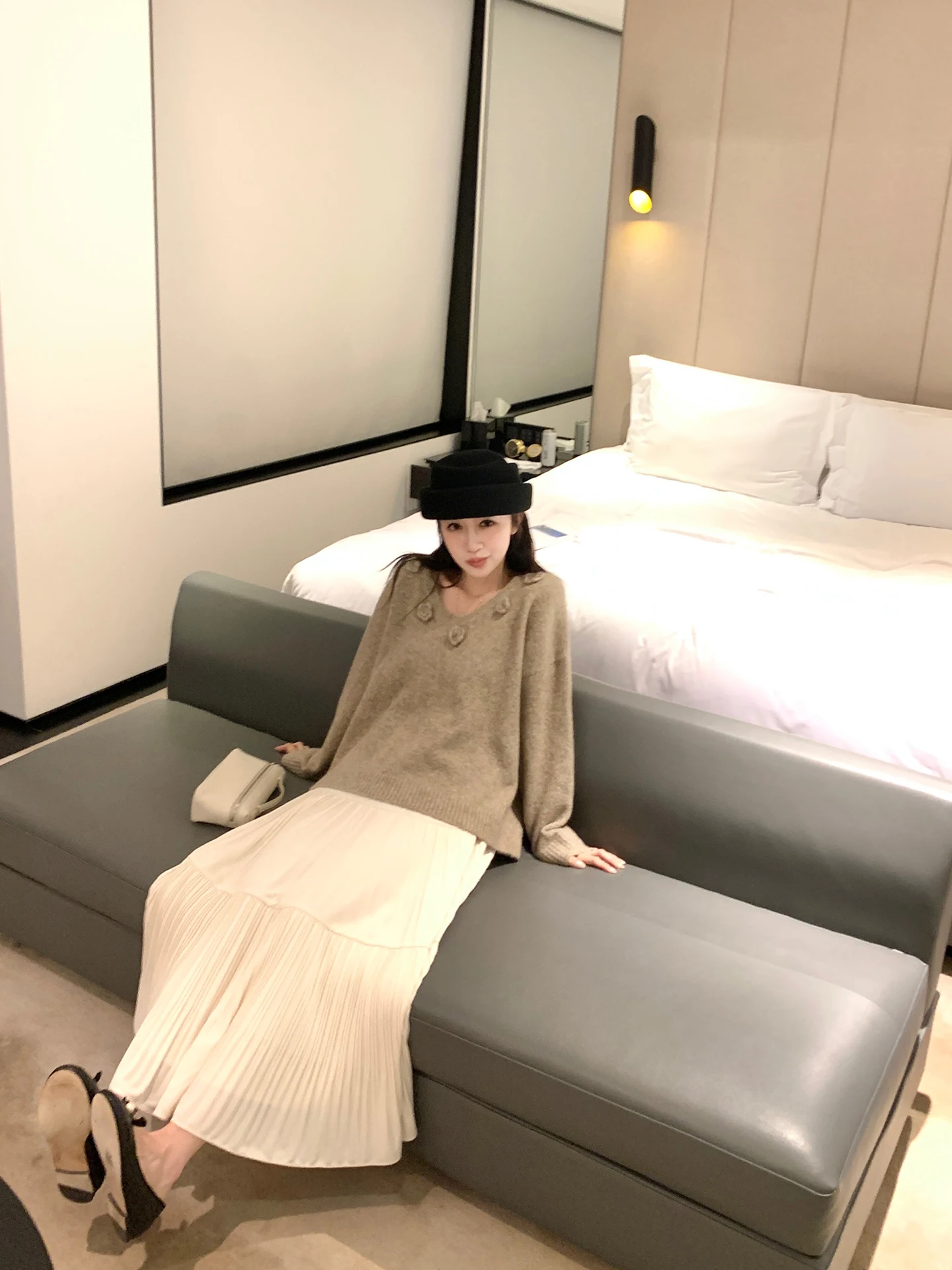 

Женский вязаный свитер YANUOYU с круглым вырезом, повседневный, удобный, с длинными рукавами, пуловер из мягкой полиэстеровой смеси, осенний топ