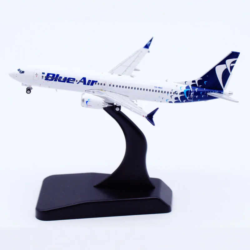 LH4311 Alloy Collectible Plane Gift JC Wings 1:400 Blue Air Boeing B737 MAX 8 Diecast Aircraft Jet Model YR-MXC With Stand