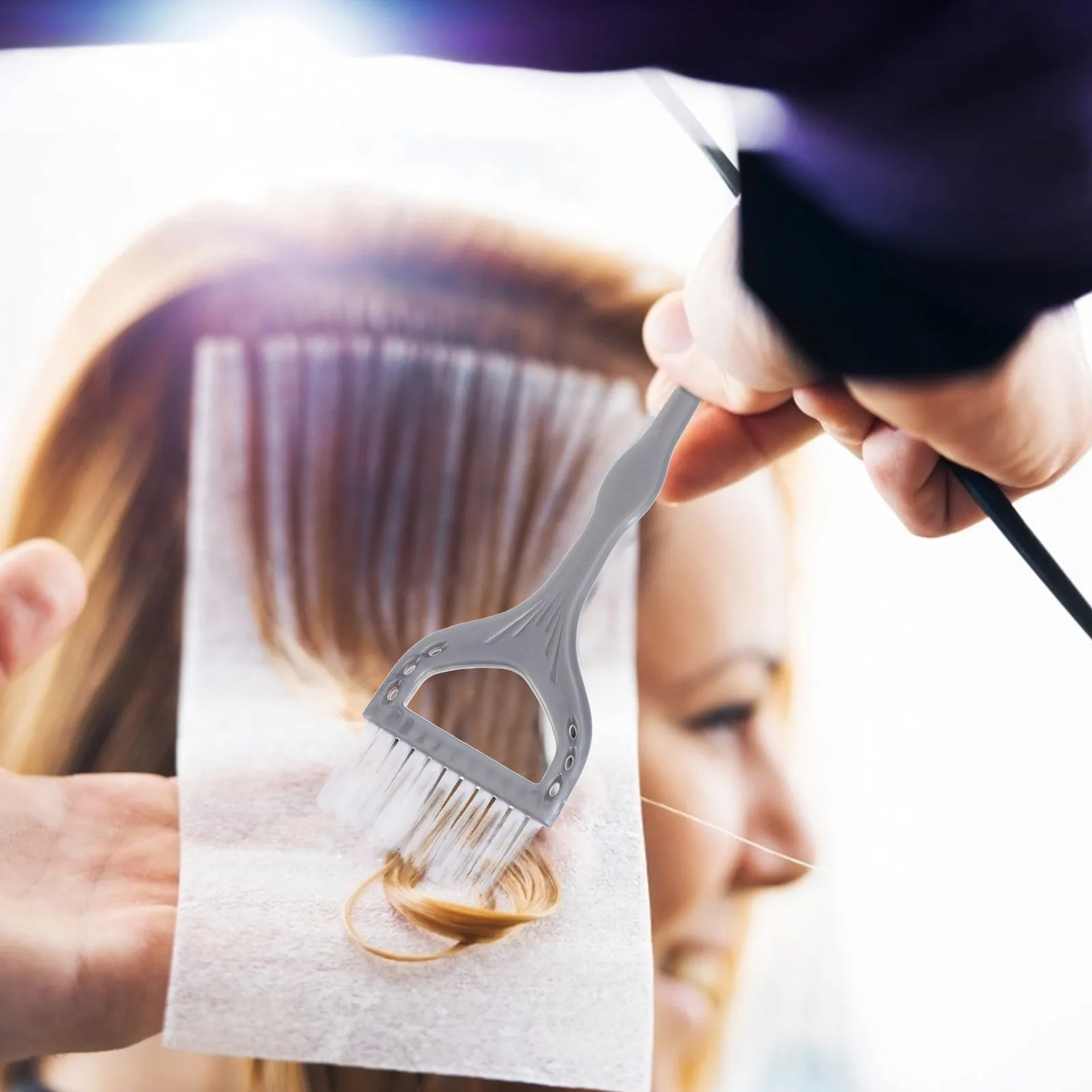 

Hair Dye Brush Plastic Handle Comfortable Grip Suitable Length for Salon Home Hair Coloring Treatment Application