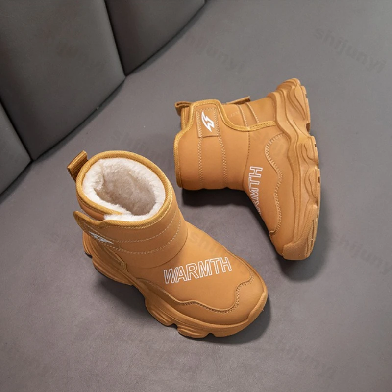 

Зимние сапоги для девочек, зима 2024, новые детские уличные нескользящие теплые хлопковые туфли, плюшевые утепленные модные короткие сапоги, увеличивающие рост