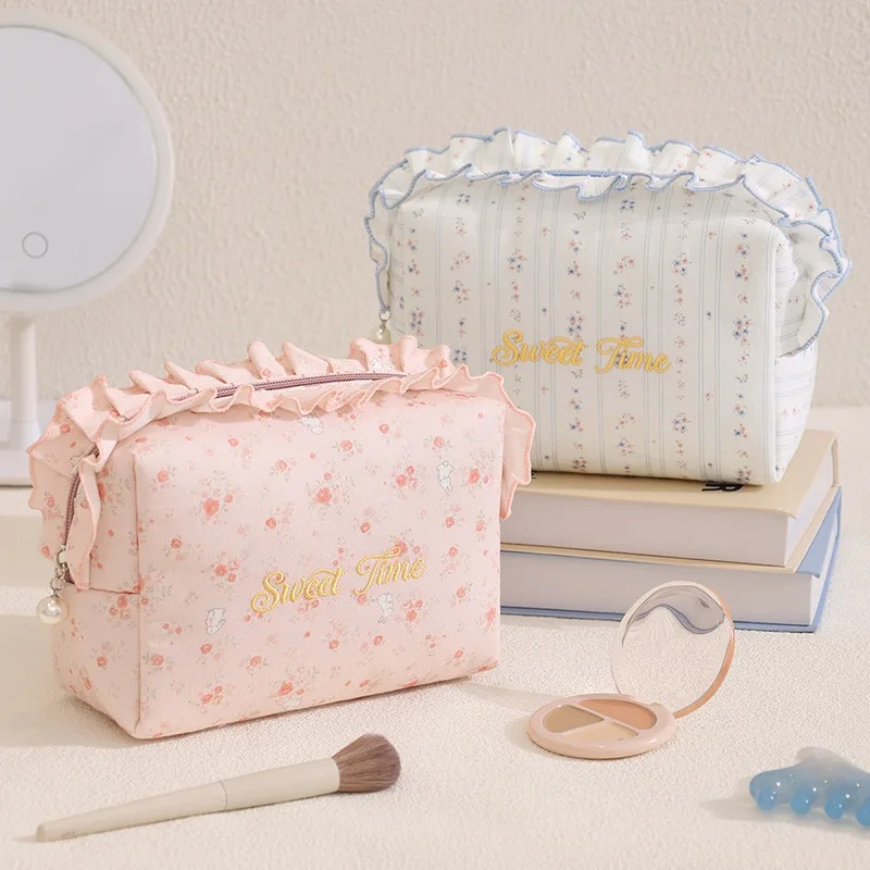 Floral Ruffle Cosmetic Bag Cute Quilted Makeup Bag Portable Large Capacity Travel Toiletry Bag Women Skincare Storage Pouch