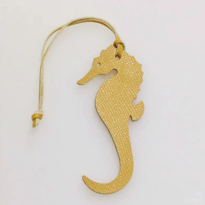 إكسسوارات الحقائب الجلدية PU إكسسوارات الأمتعة على شكل فرس البحر حقيبة قلادة شخصية سلسلة مفاتيح مجوهرات