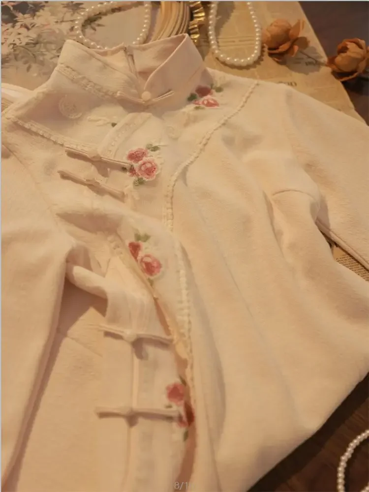 المشمش شيونغسام تشيباو المطرزة كم طويل 2023 الخريف/الشتاء جديد الفتيات تحسين اليومية حفلة الشباب نمط فستان أنيق