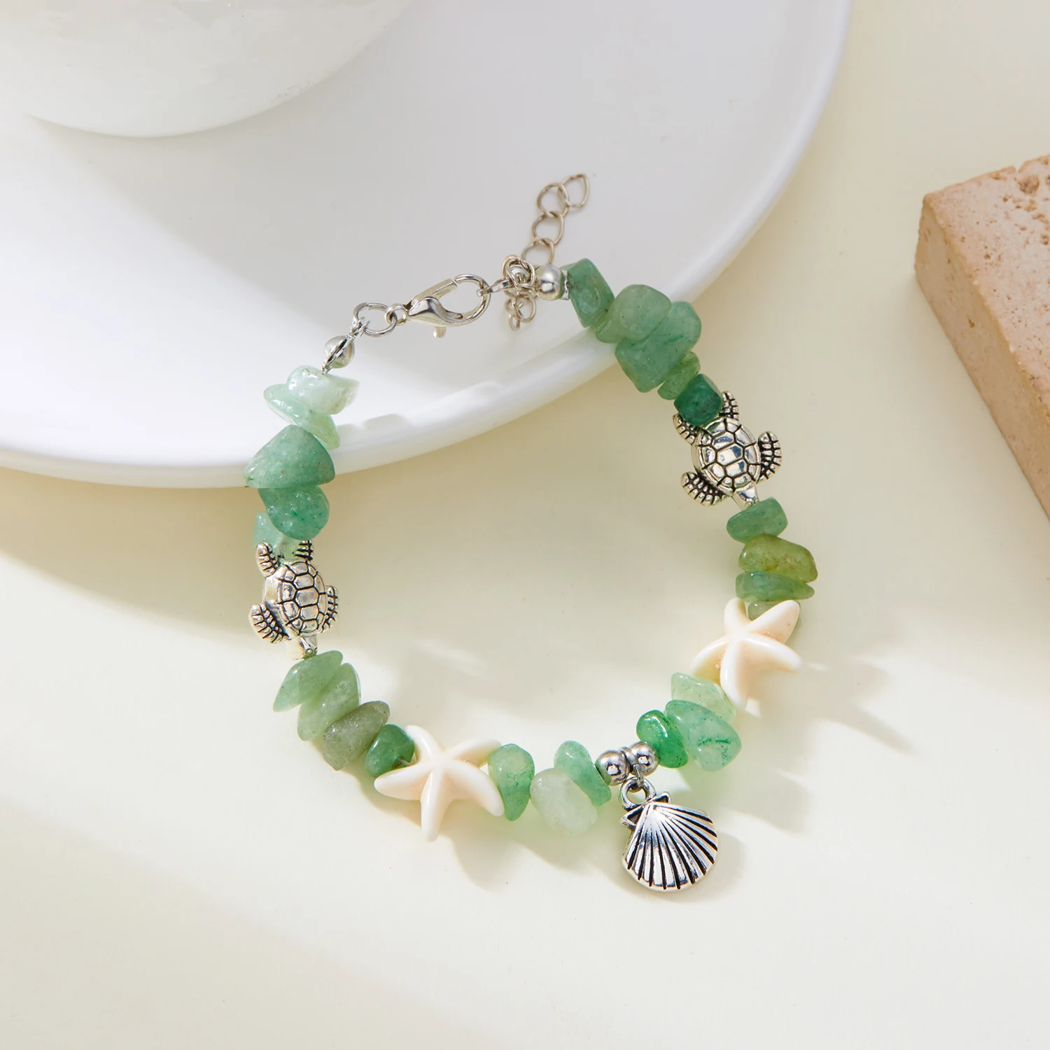 Natürliches Rosenquarz-Chip-Armband mit silberfarbenem Schildkröten-Anhänger für Damen, Heilkristall-Energiestein-Armreif, Sommer-Schmuckgeschenk – Detail 7