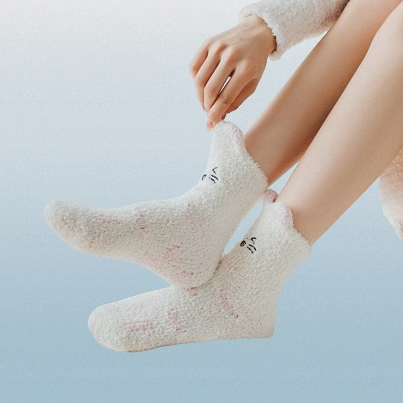 Calcetines de invierno de medio terciopelo para mujer, calcetines gruesos y cálidos de gato lindo, toalla de dormir transpirable, calcetines de confinamiento, 5/10 pares