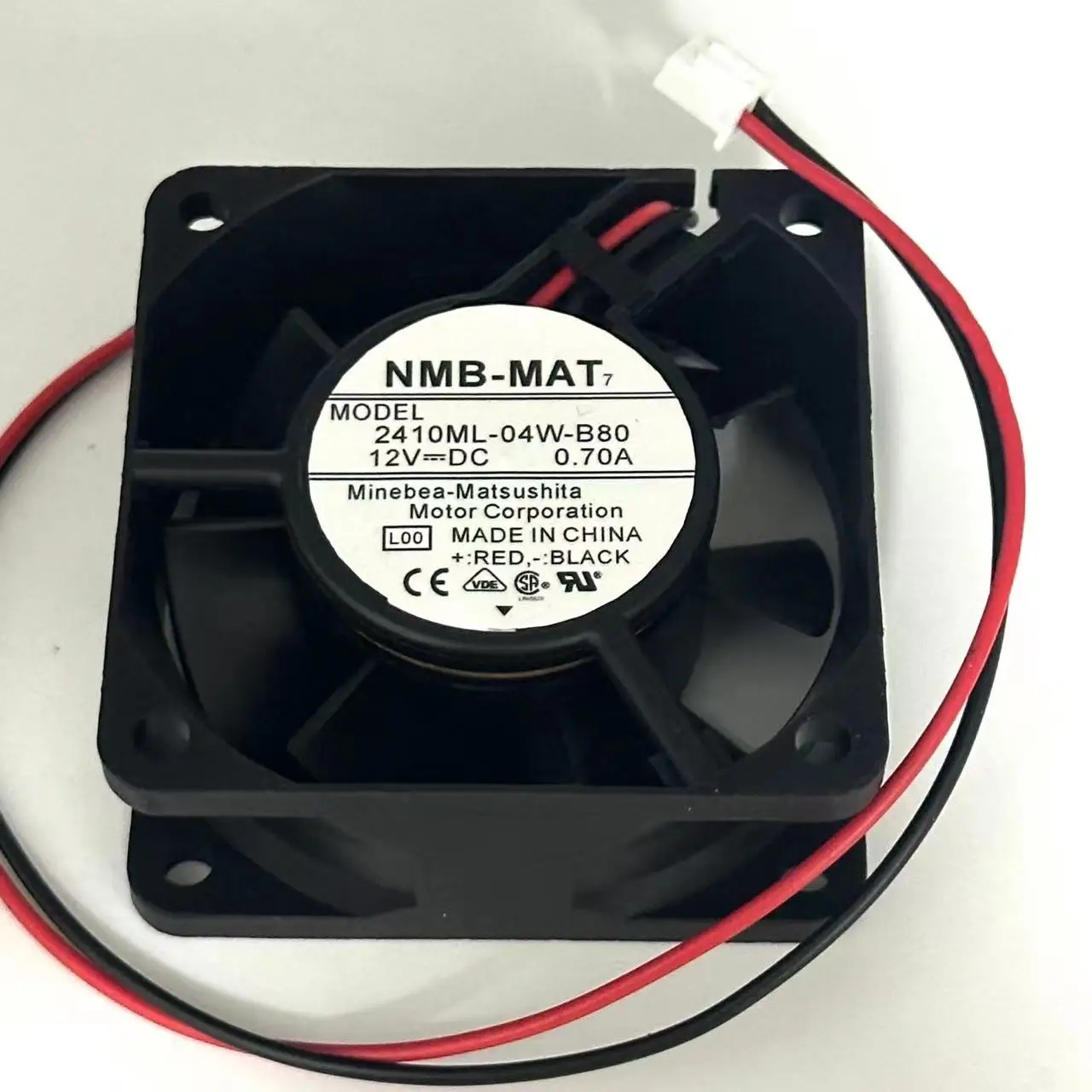 

NMB-MAT 2410ML-04W-B80 L00 DC 12V 0.70A 60x60x25mm Server Cooling Fan