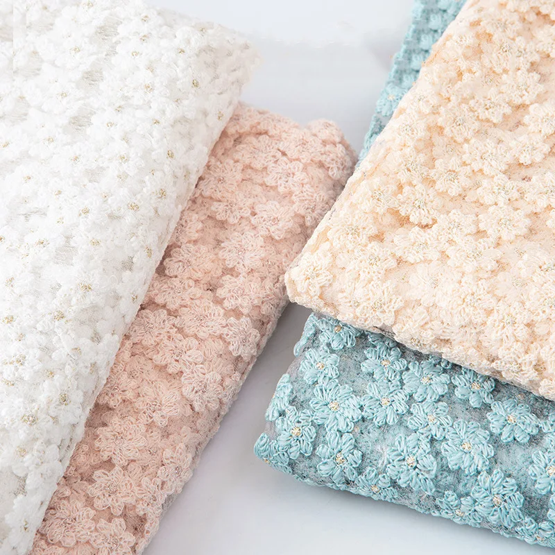 

Water-soluble lace embroidered fabric with small daisy embroidery lace mesh fabric for wedding dresses women's clothing fabric