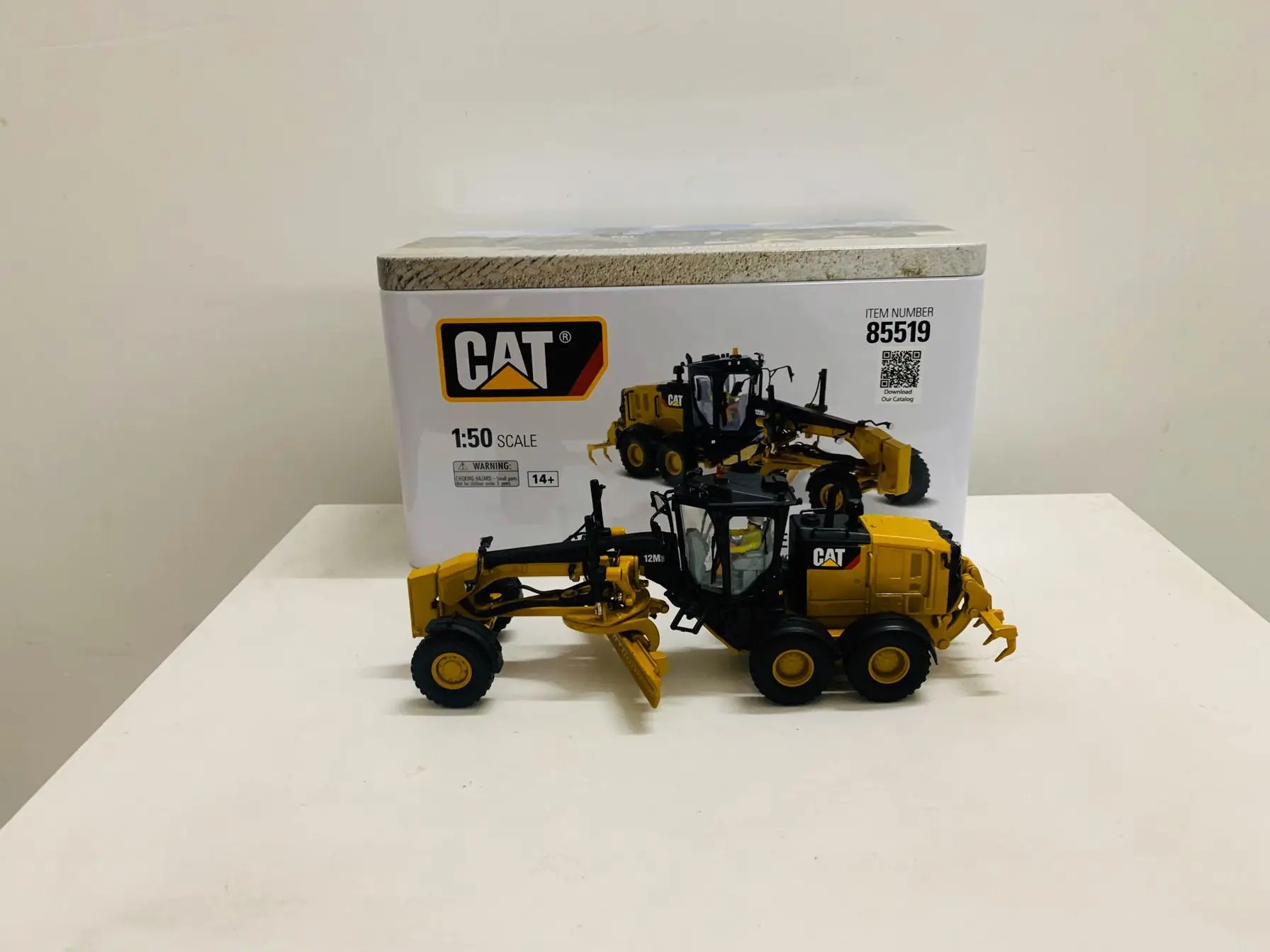 DM 12M3 Motor Grader 1:50 Scale Metal By DieCast Masters 85519 Collectible Model New in Box