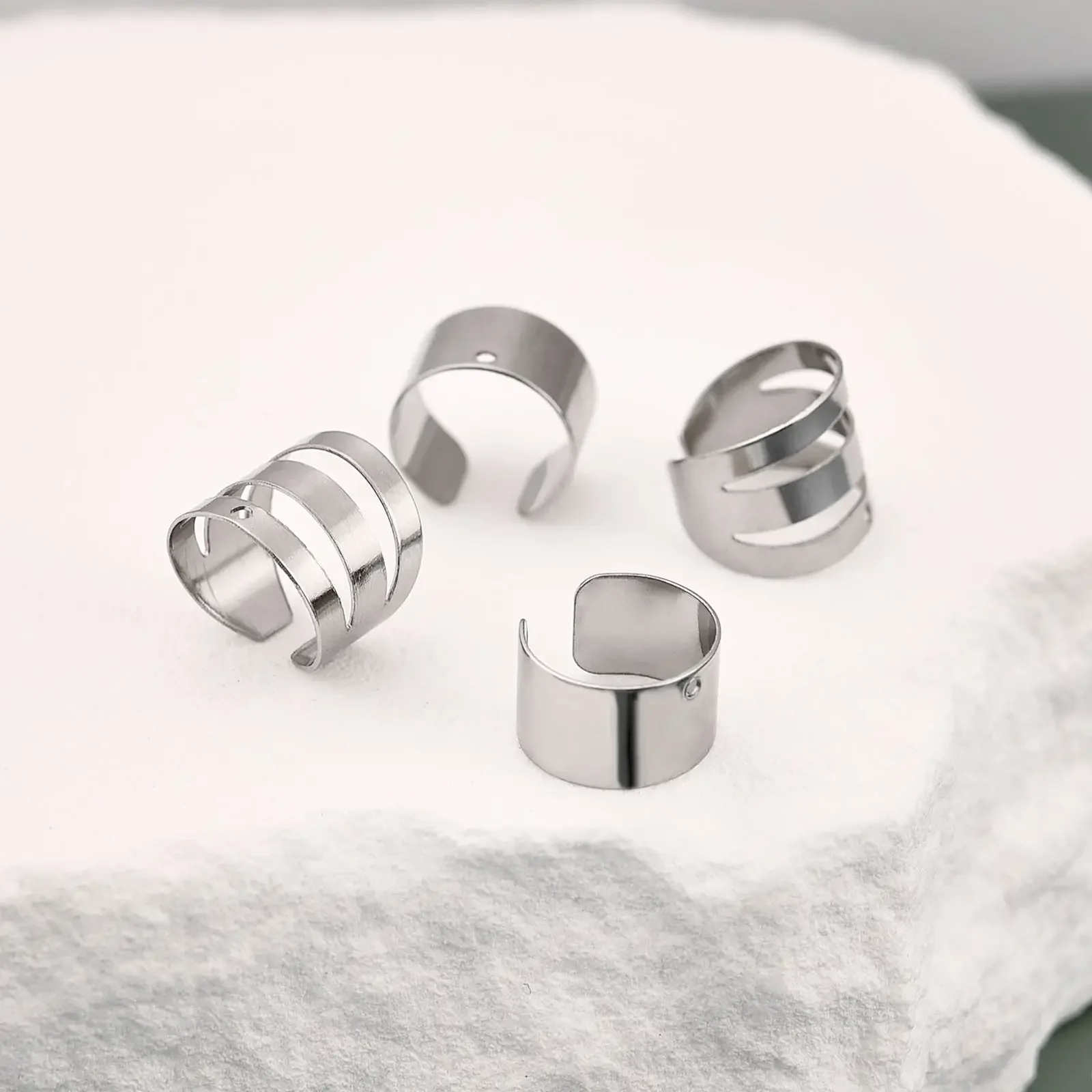 

20 шт./лот, зажим для сережек из нержавеющей стали с отверстиями, соединители для цепочек, аксессуары для поиска ювелирных изделий «сделай сам», зажим для ушей без пирсинга