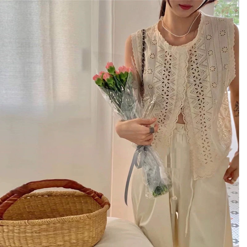 Johnature Japanese Forest Layering Versatile Embroidery Hollow Vests Thin Lace Collar Lace Shoulder Summer New 2025 Loose Vests