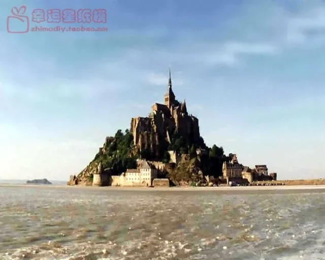 Costruzione di modelli in carta 3D fatti a mano fai-da-te nella montagna di San Michel Francia