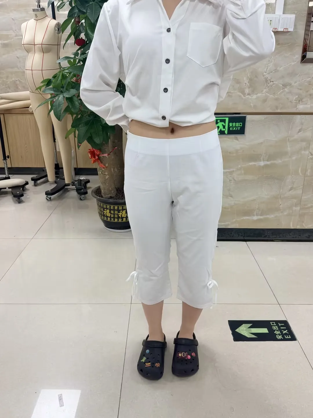 

Womens Cropped Pants Stylish Dark Blue Slim Fit Trousers with Side Hem Ties Mid Rise Casual Stretch Denim Pants for Daily Wear