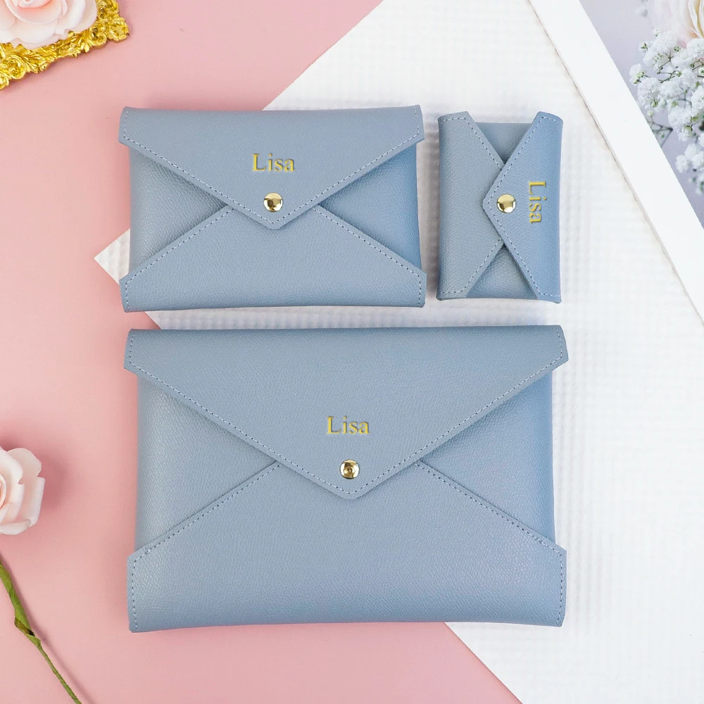 يمكن لأكياس تخزين الأسماء المخصصة تخزين الإيصالات والتغيير الفضفاض والبطاقات وأجهزة iPad والمحافظ ومستحضرات التجميل والمجوهرات بجميع الجوانب