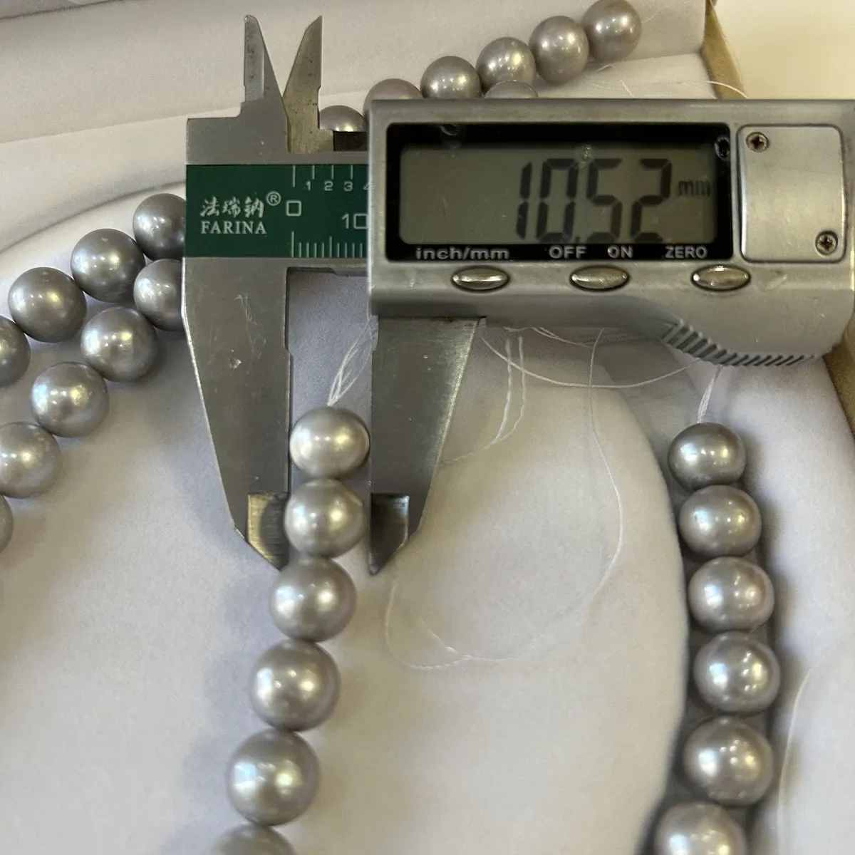 

Single Row -18 inch Natural Grey Pearl, South Sea Round Grey - AAAAA 10-11mm Pearl Necklace 925s
