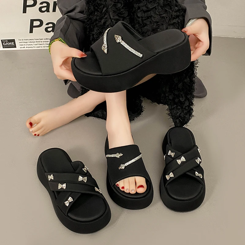 

Женские модные сандалии на платформе с толстой подошвой, изысканные аксессуары, повседневные садовые туфли с перфорацией, пляжные шлепанцы без застежек