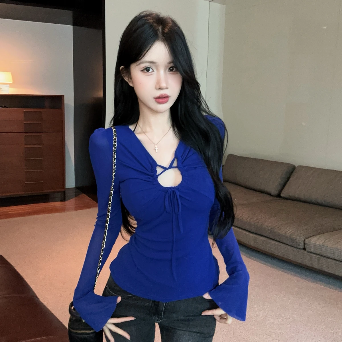 

Sexy Spicy Girl Me Long Sve Casual T irt Women's Autumn Wear Belted U Collar Base irt Autumn Winter Sle Sun Protec...