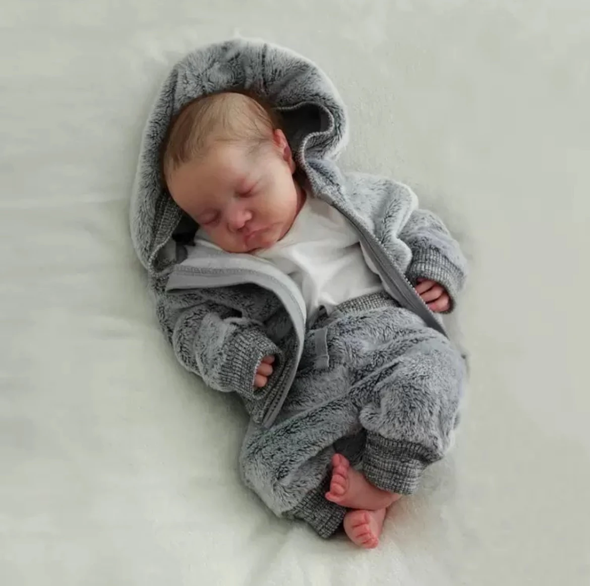 Bambola da bambino rinata Levi da 19 pollici dettagliata dipinta a mano Real Soft Touch Peluche da collezione per bambini Bambola realistica Regalo ideale per i bambini