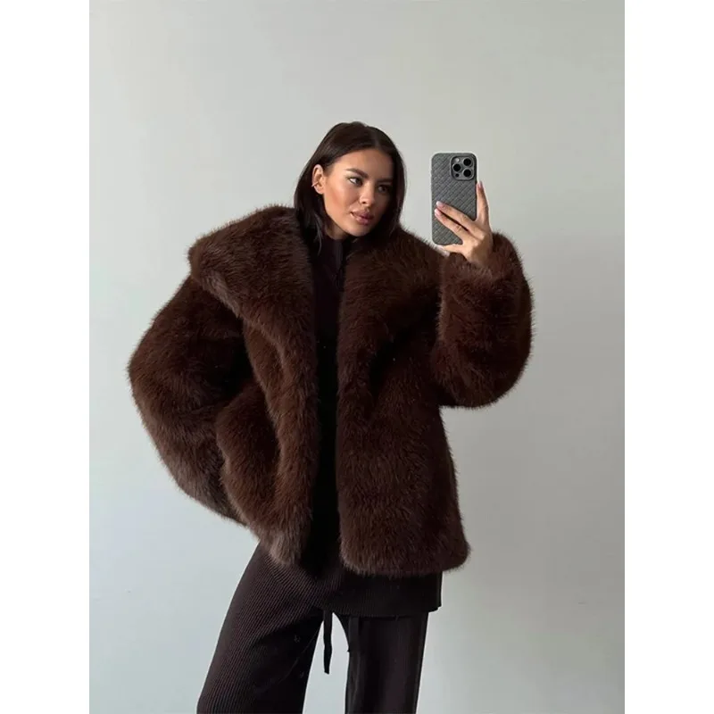 

2025 Winter Warm Highstreet Outwear Luxury Faux Fur Women Coat Fashion Lapel Long Sleeve Fluffy Cropped Loose Chic Jacket Lady