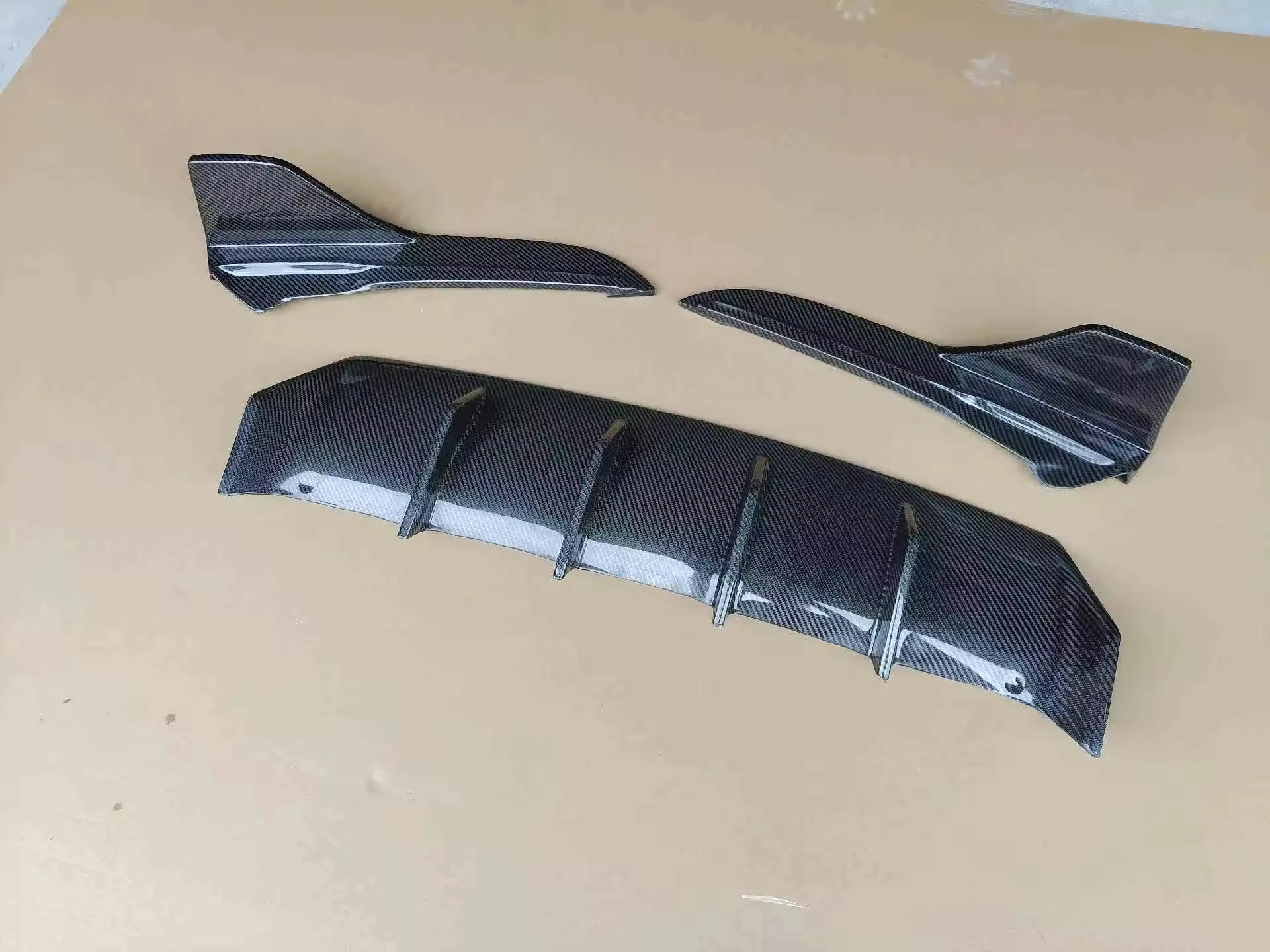 شفة ناشرة خلفية جديدة من ألياف الكربون لسيارة لكزس IS IS300 2013-2019، بعد تركيب واختبار المركبات الفعلية #6