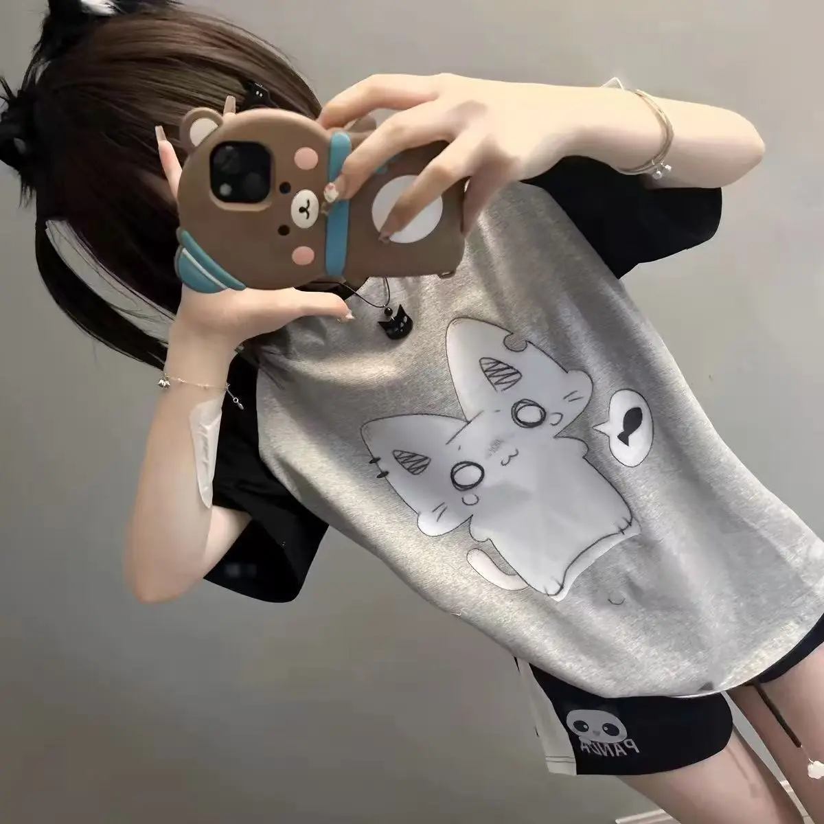 Japanese Subculture Cartoon Cat Print T-shirt Harajuku Loose Stitching Sleeve T shirts Grey Kawaii Tees Oversize Casual Chic Top