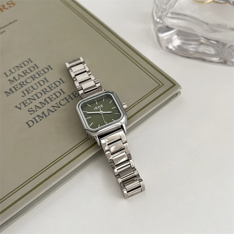 

New Square-Faced Women'S Watch Featuring A Luxurious And Sophisticated Design A Quartz Movement, And A Stainless Steel Bracelet.