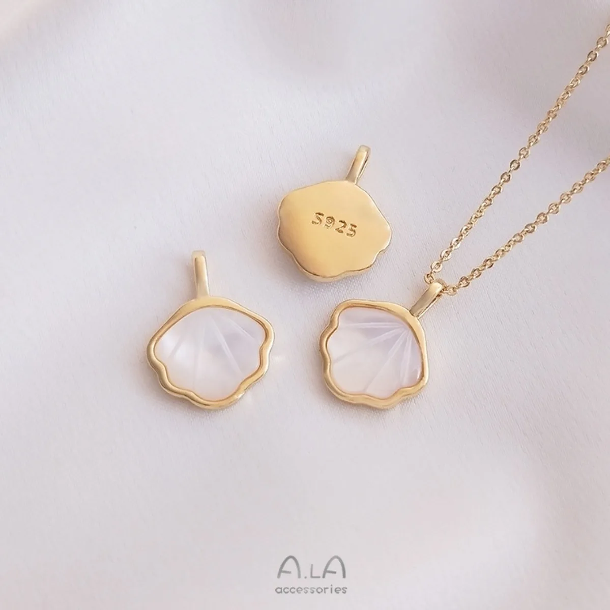 Brass 14K Real Gold Plated Anti-tarnish Natural Mother Of Pearl Fan Charms DIY Clavicle Chain Necklace Findings