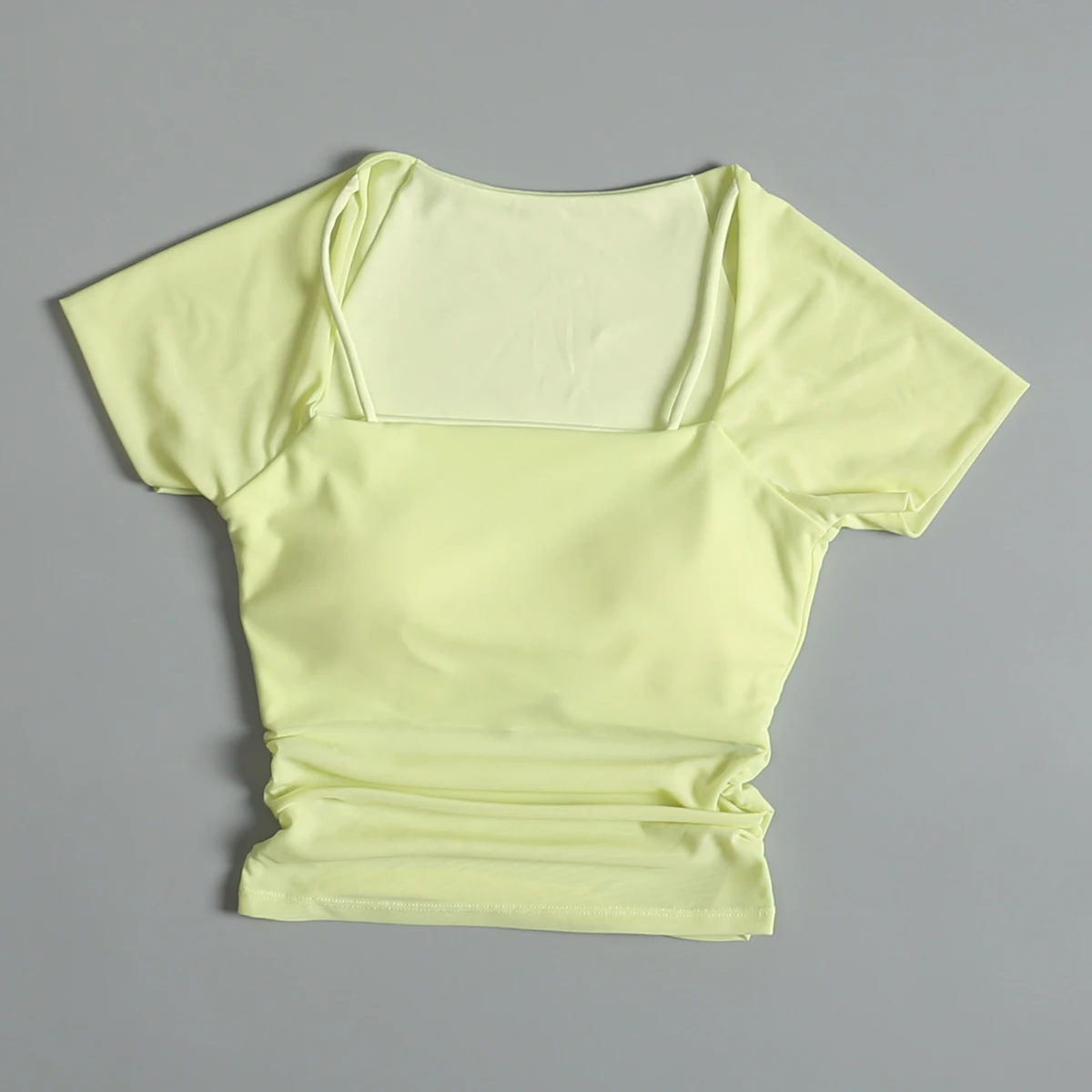 Sportliches Kurzarm-Sommer-Mesh-Oberteil mit Brustpolster, atmungsaktiv, schnelltrocknend, für Yoga, Lauftraining und Fitness. – Detail 16
