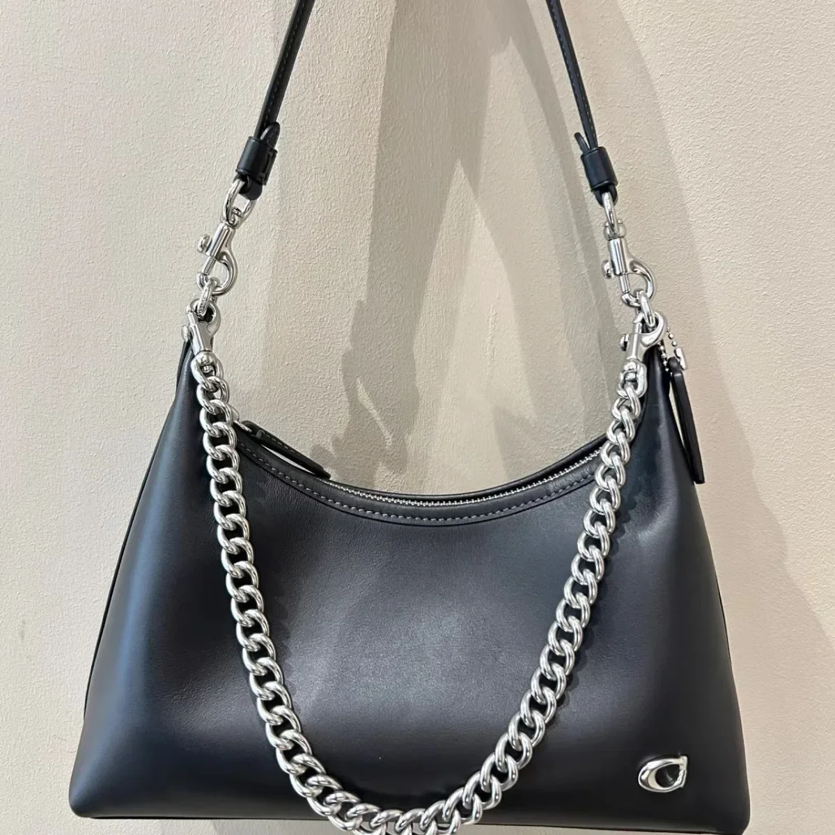 Zhu Li Le bolso cruzado de estilo francés 2023 Primavera Verano nuevo bolso de nicho de gama alta bolso de viaje para mujer bolso con cadena