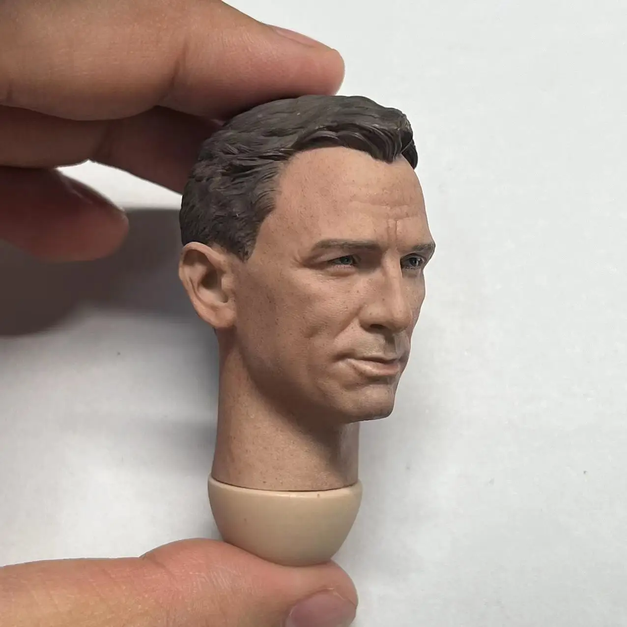 1/6 Scale Smiling Daniel Craig Head Sculpt Carving Model with Neck Fit 12'' Male Soldier Action Figure Body Dolls