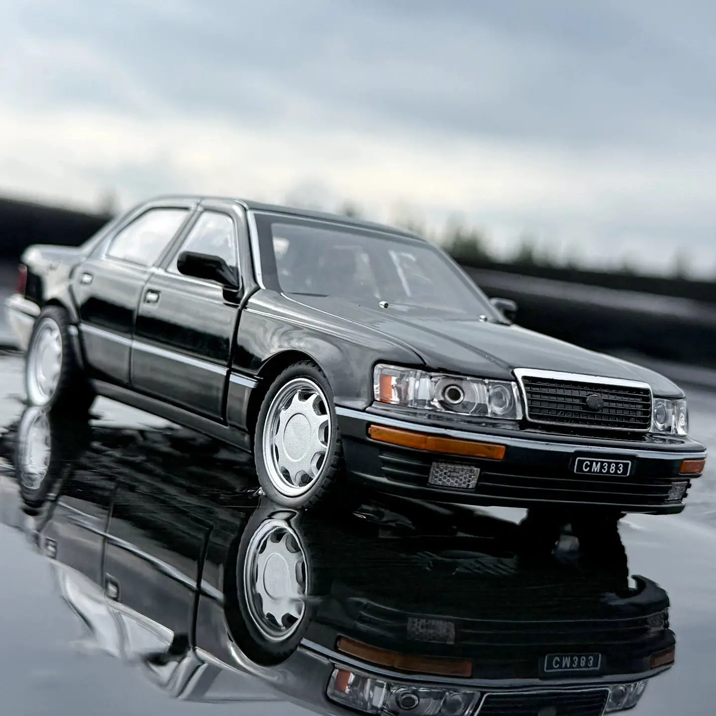 Modelo de Auto de Aleación LS400 Celsior UCF10 a Escala 1:24, Simulación de Auto de Lujo, Modelo de Auto Clásico de Metal Fundido a Presión, Colección de Autos Antiguos con Sonido y Luz