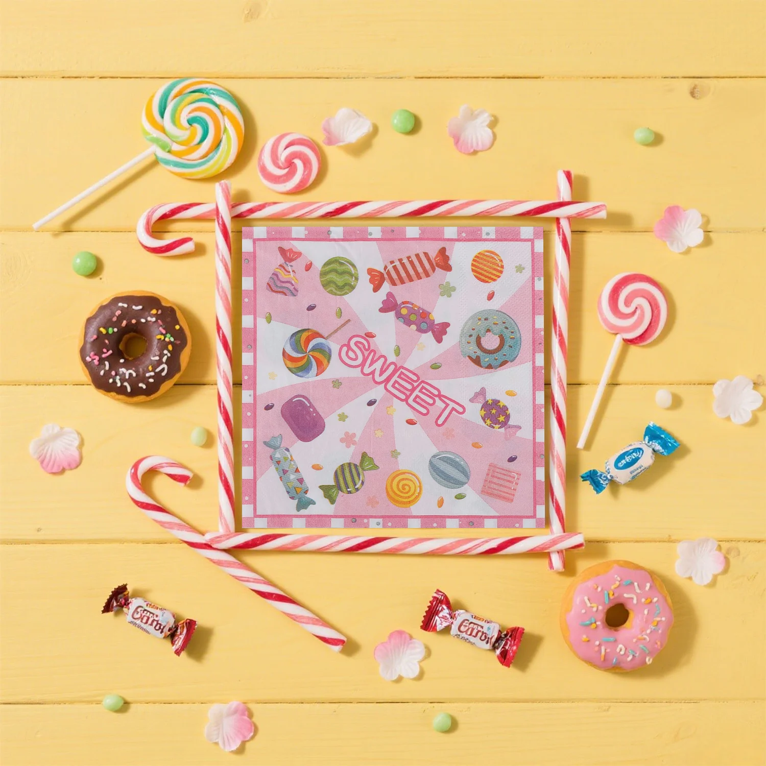 Рисунок 3 - Салфетки SWEET с принтом конфет